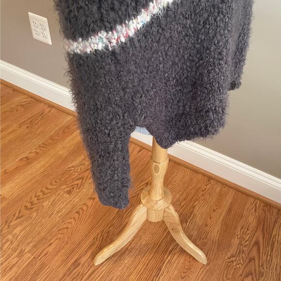 Davi & Dani Gray, White Fuzzy, Chunky Knit Boxy Oversized Sweater, 2XL - Picture 6 of 13